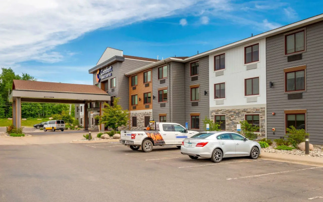 Comfort Inn & Suites Mountain Iron and Virginia