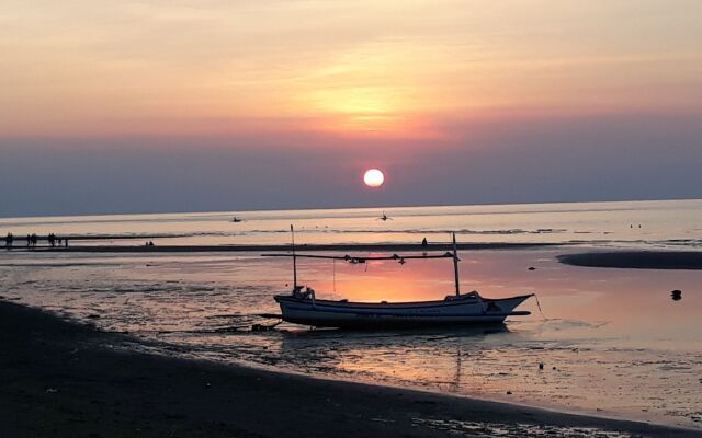 Bagus Beach Resort