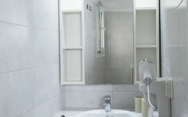 Stylish and Modern Apartment in the Heart of Athens