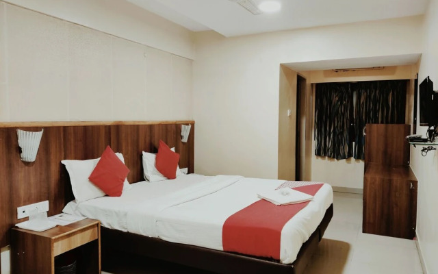Hotel Vashi Inn