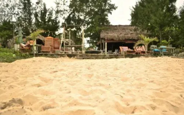 Beachside Backpackers