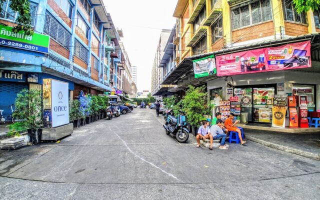 Zuzu Hostel