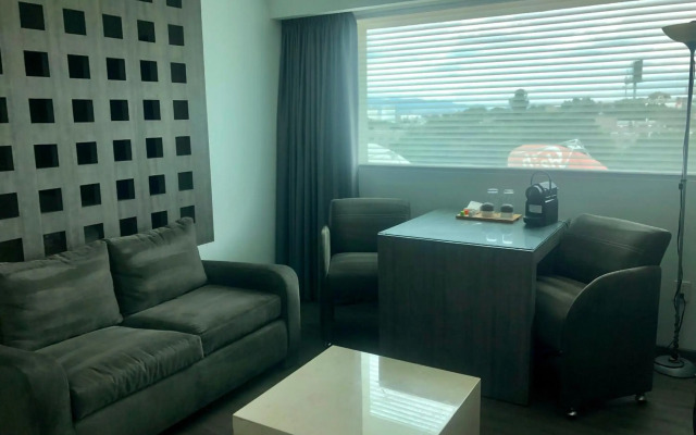 We Hotel Aeropuerto