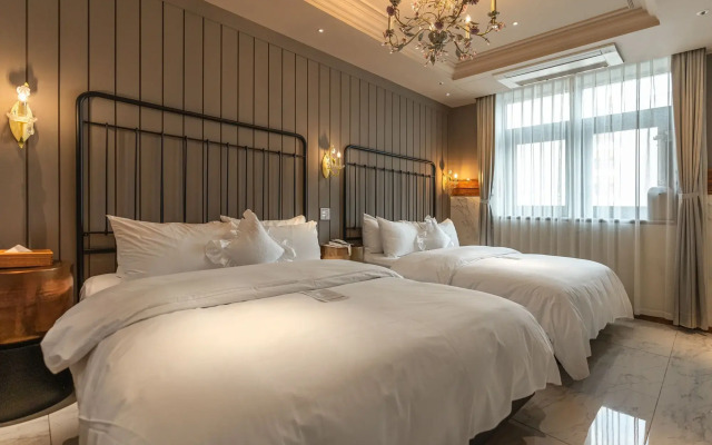 February Hotel The Signature Dongseongro