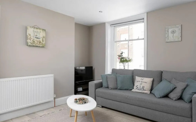 Comfy 5 Location Few Steps From BA I360