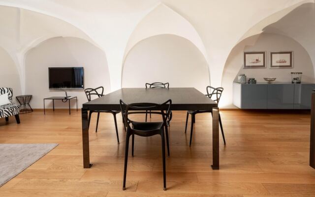 Santo Stefano 13 - Quadrilocale Elegante