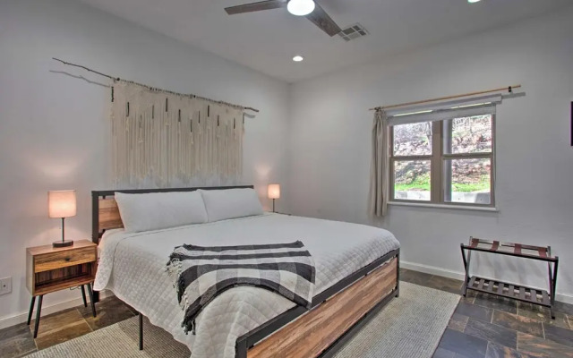 Medicine Park Cabin w/ Mountain Views!