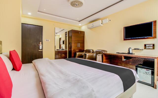 Capital O 5381 The Emirates Hotel