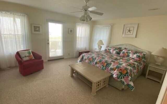 Due South - 5 Br Home