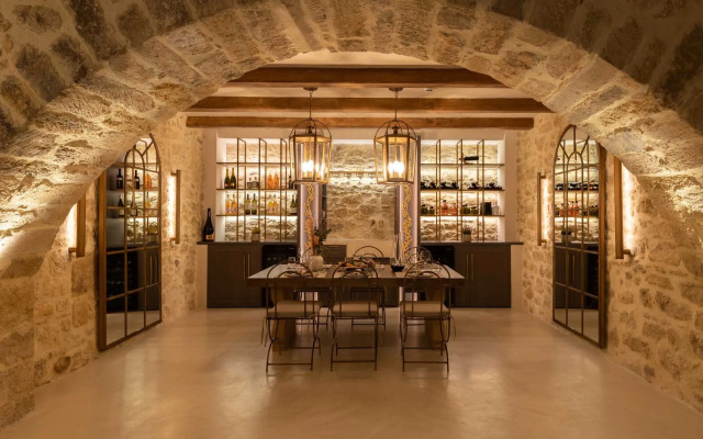 Inotropes Boutique Suites