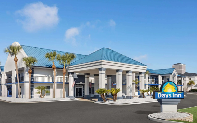 Days Inn by Wyndham Kingsland GA