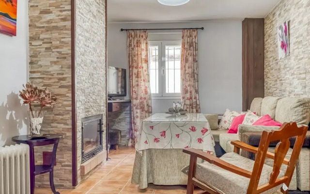 Beautiful Holiday Home in Benamahoma With Fireplace