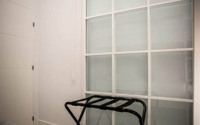 Modern 3 Bdr 2 Bath in La Latina, Near Metro