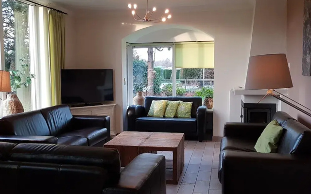 Beautiful holiday home with conservatory near the North Sea