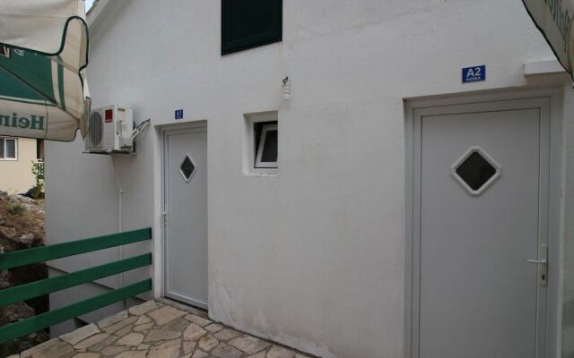 Apartments Roza 1-2