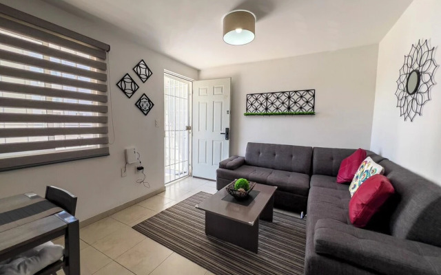 Poliforum Modern 2BR Modern Apartment