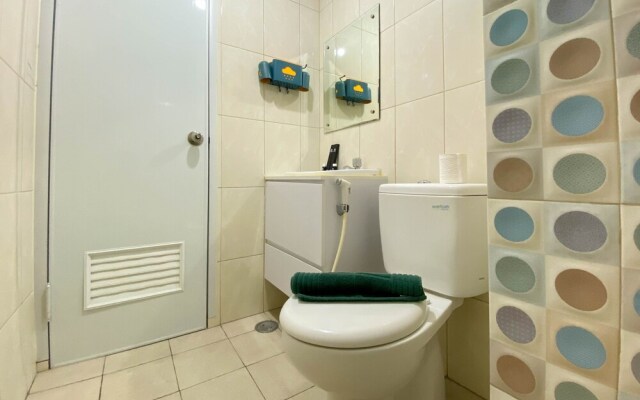 Homey And Comfort 2Br At Springlake Summarecon Bekasi Apartment