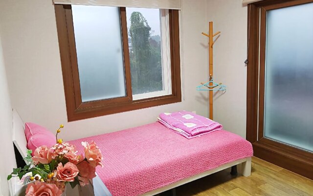 Seogwipo White Castle Pension