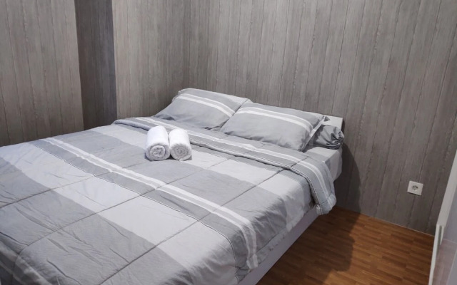 Clean & Comfy Room at Bassura with open view window