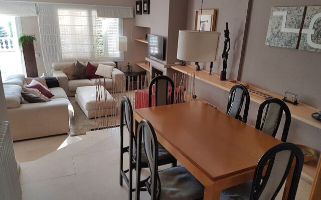 Sea&Mountain Villa w Pool close to BCN Center