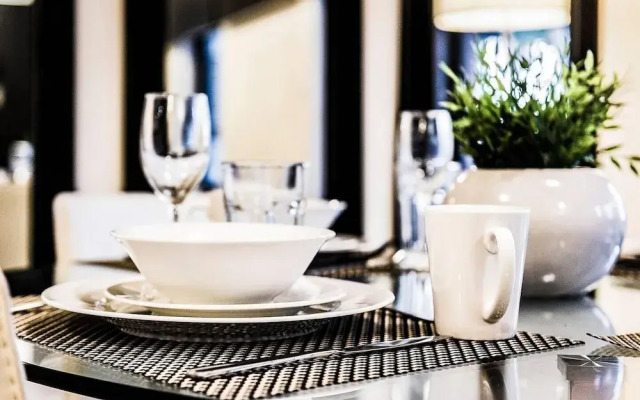 Two bedroom Apt next to Perth CBD with Parking.