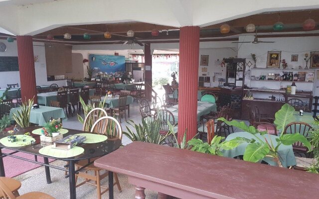 Harman Suites Moalboal
