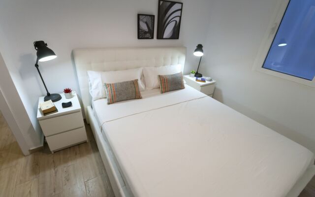 Dobo Rooms - Ronda de Segovia Apartments