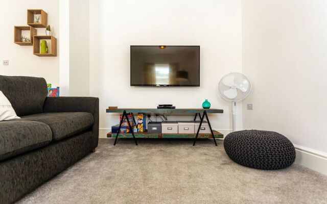 Saint James By The Quay