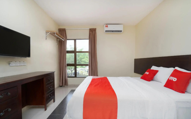 OYO 89960 Manjung Inn Hotel
