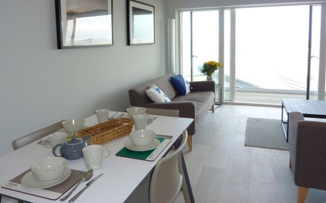 Flat 8 Seascape