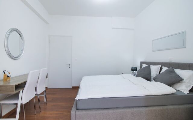 Midtown Apartment by CorfuEscapes