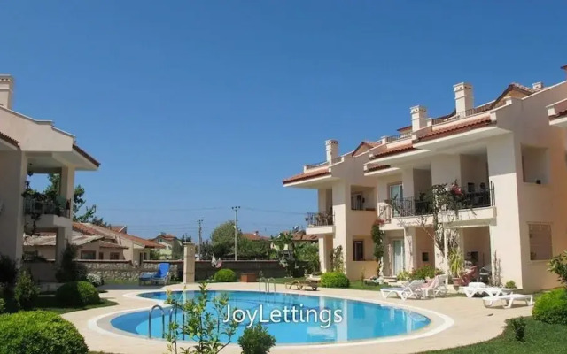 Villa LG12 by JoyLettings