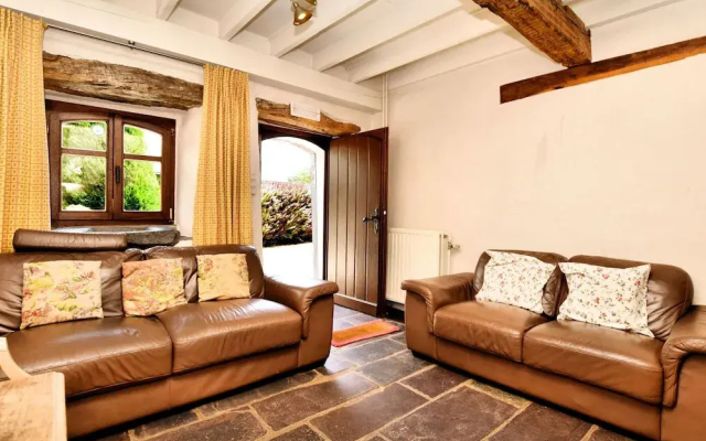 Charming Link-detached Gîte on a Converted Farm With Spacious Private Terrace - фото 2
