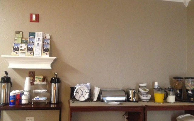 Weston Inn & Suites