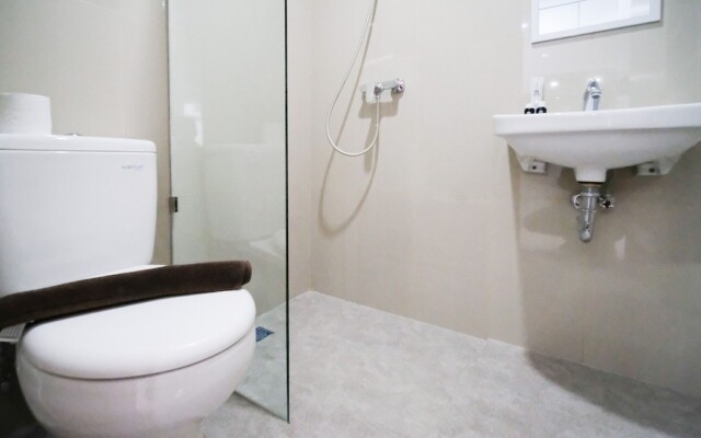 Nice And Comfy Studio Grand Dharmahusada Lagoon Apartment