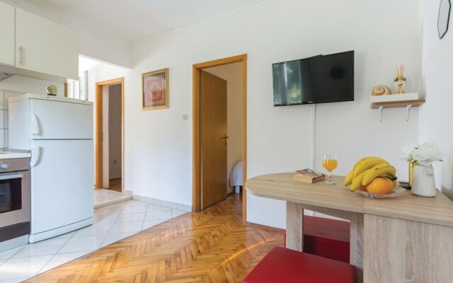 Beautiful Home in Radovcici With Wifi and 2 Bedrooms