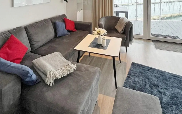 Spacious Coastal Apartment, Wendtorf
