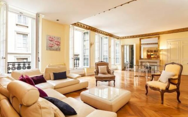 Private Apartments - Invalides - Eiffel Tower
