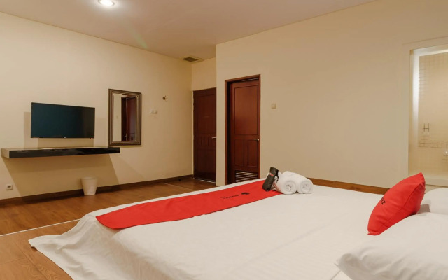 RedDoorz Plus near Ancol