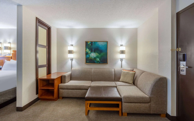 Wyndham Garden Kansas City Airport