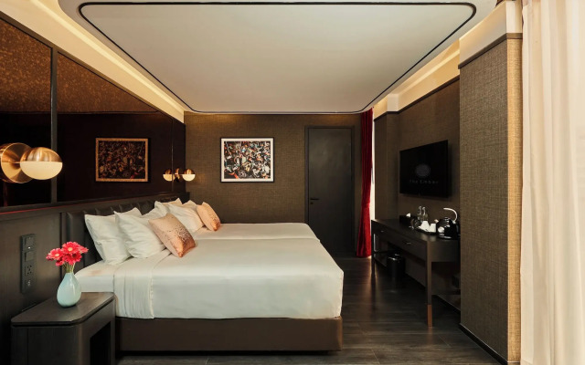 The Gravitique Hotel Khaosan