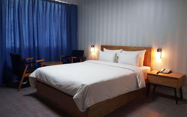 Joy Hotel