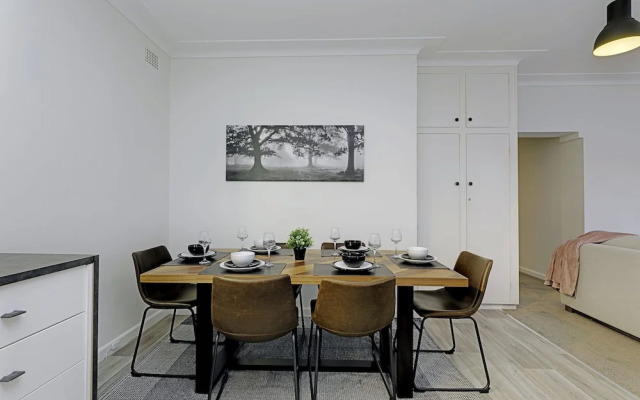 4 BR Apartment Short Walk to Bondi Beach