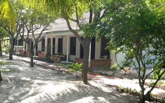 Charlie Motel and Restaurant