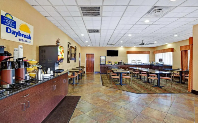 Quality Inn Charleston South