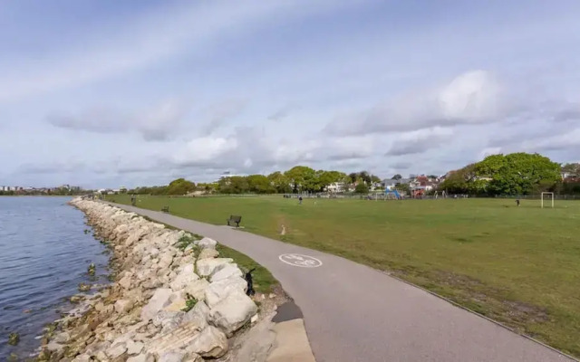 Woodstock in Poole With 2 Bedrooms and 1 Bathrooms