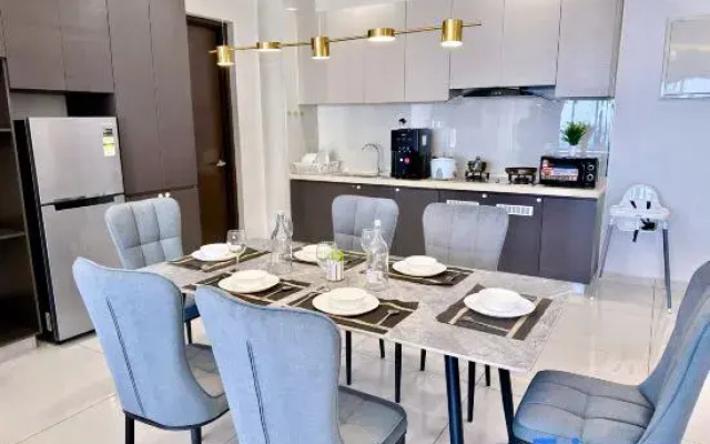 Full Sea View Country Garden Danga Bay 11-13pax