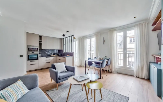 Splendid 3 bdrs Flat in a Prime Location of Paris