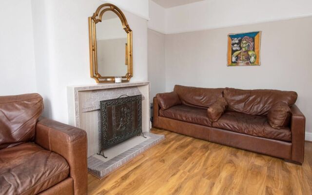 Family Friendly and Spacious House in Fallowfield