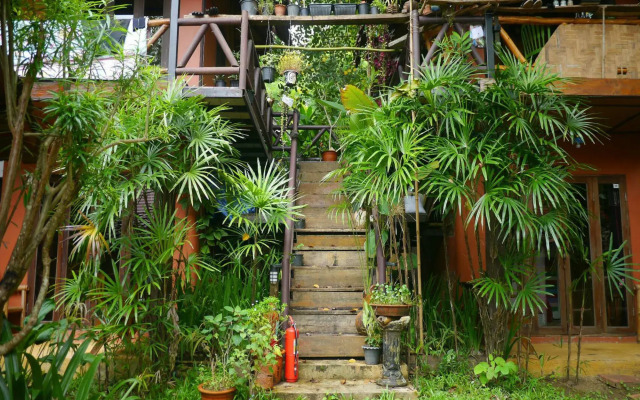 Pho Rak Nah Pai Guesthouse